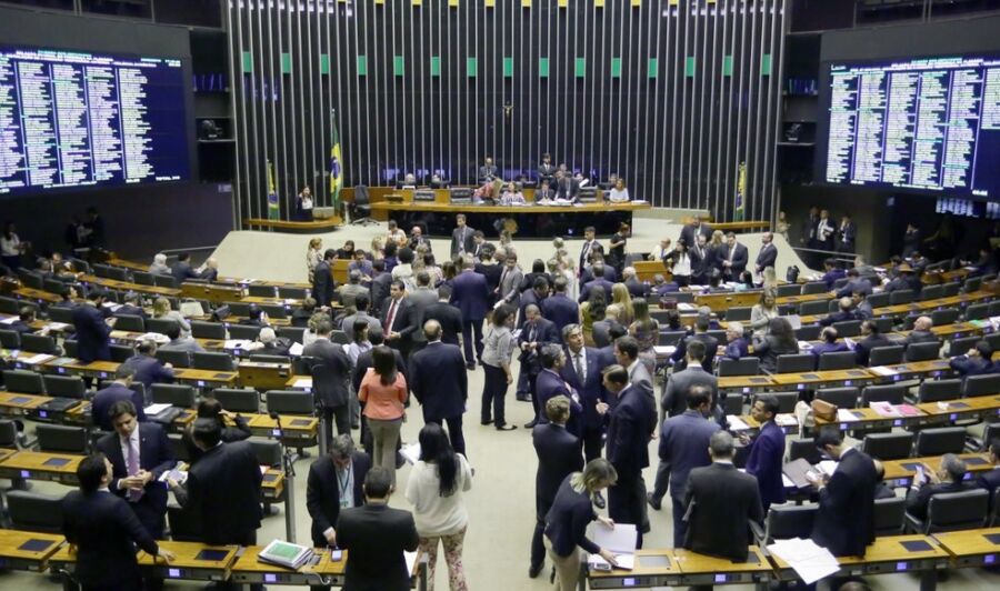 plenario camara Câmara aprova suspensão de dívidas de estudantes com o Fies por 60 dias