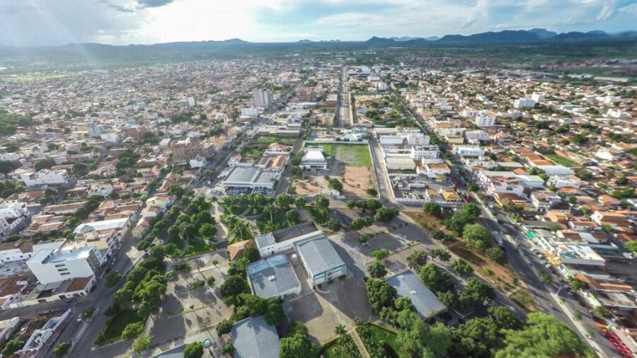 Centro de guanambi 1 Toque de recolher é antecipado para 19h nas regiões de Guanambi e Brumado