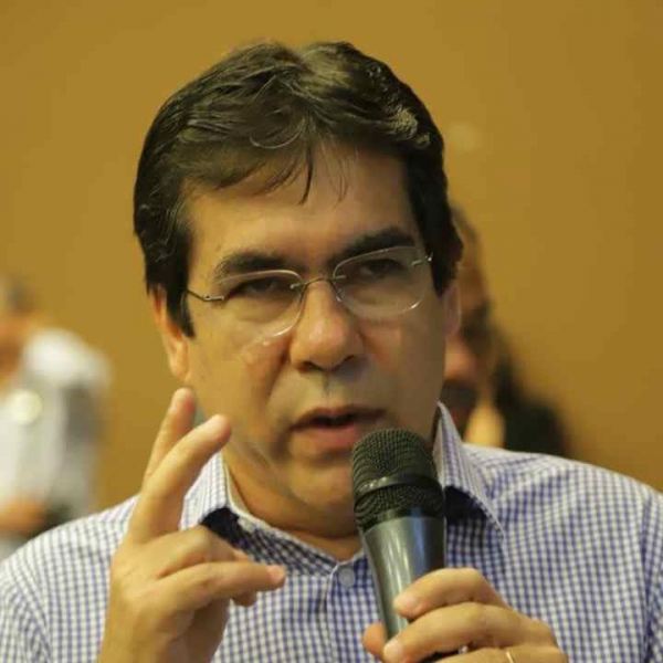 dr alan Prefeito de Riacho de Santana, Alan Vieira, fala do protesto por profissionais da saúde pela falta de EPis