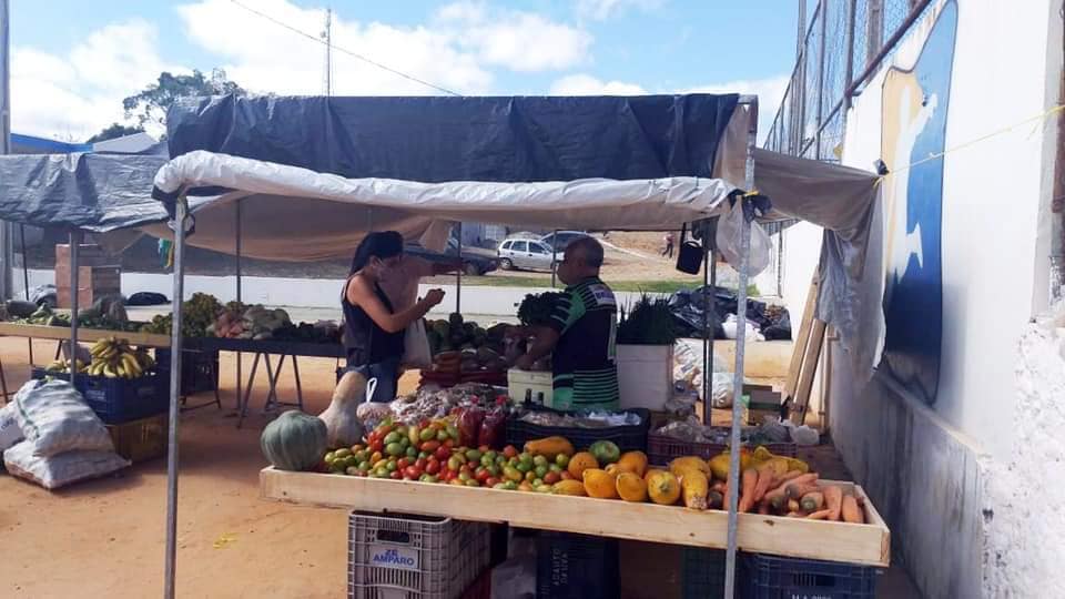 f 1 Prefeitura de Guajeru faz adequação da feira livre visando o combate à Covid-19