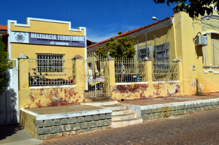 palmas de monte alto delegacia 97 e1597843129163 PM apreende 5 pés de maconha no distrito de Rancho das Mães, em Palmas de Monte Alto