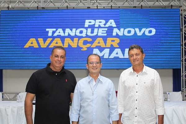 IMG 3237 1 Convenção oficializa candidatura de Elson e Dula à prefeitura de Tanque Novo