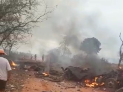 cocos Caminhão da EPCL explode e três pessoas morrem na zona rural de Cocos