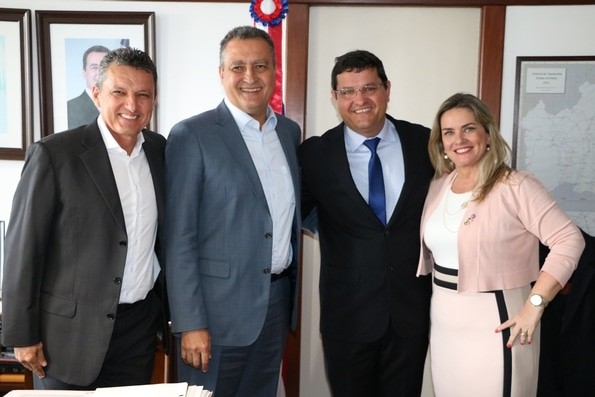 coj Governador Rui Costa declara apoio à candidatura de Jairo Magalhães