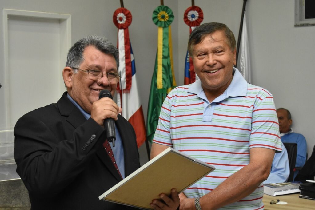 18 Prefeito Jairo Magalhães marca presença e destaca importância da Feira de Saúde no Monte Azul