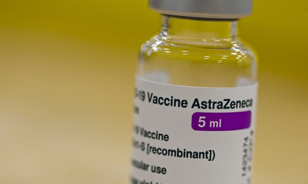 2021 03 23t000000z 1690052073 mt1belga2680127 rtrmadp 3 covid 19 antwerp astrazeneca vaccine Fiocruz retoma produção da vacina contra covid-19