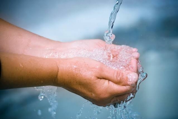 AGUA Aviso de licitação para ampliação da rede de abastecimento de água em municípios