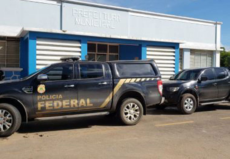 35 policia federal prefeitura de riachao das neves 12 10 achei sudoeste PF deflagra operação contra grupo que desviava verba de prefeitura de Riachão das Neves