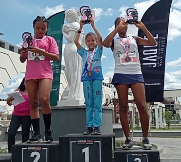 Alice Neves atleta corrida 31 outubro 2021 Com apenas 8 anos, atleta guanambiense está sendo considerada a revelação das corridas no sudoeste da Bahia