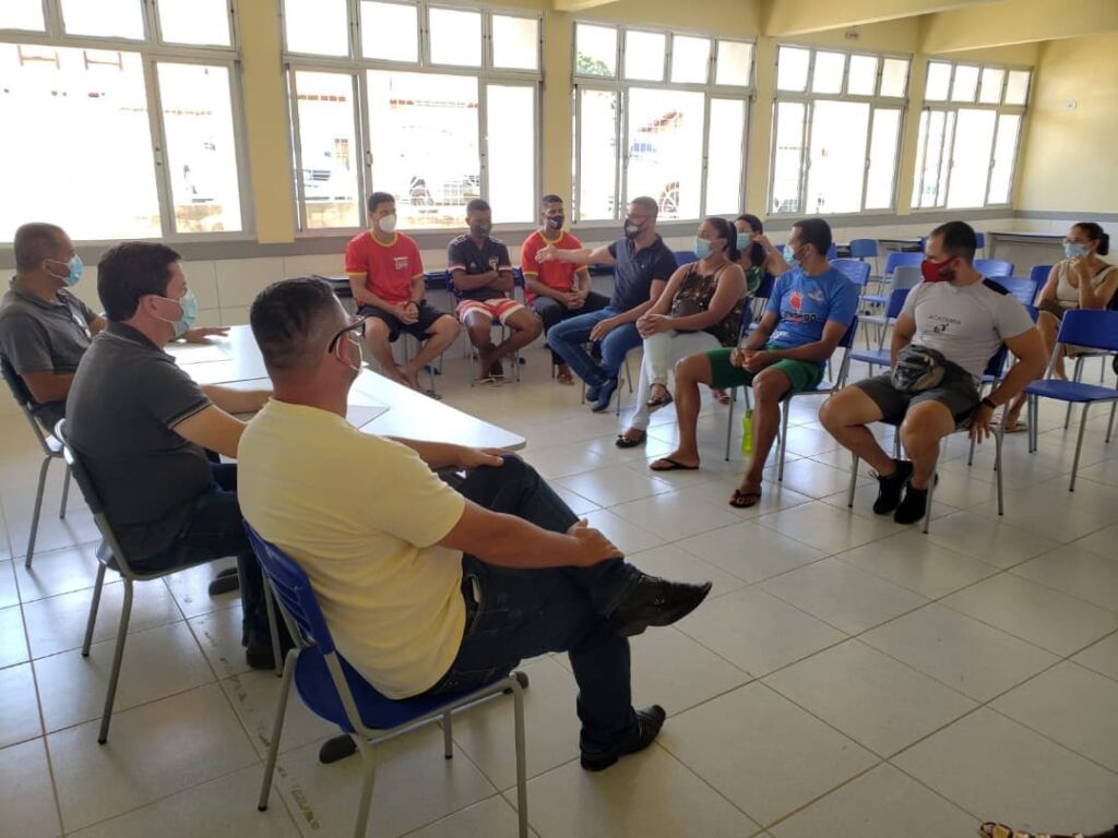 269130138 1246556895755609 3091063449646539700 n Prefeito de Igaporã debate demandas do esporte local com atletas amadores do município