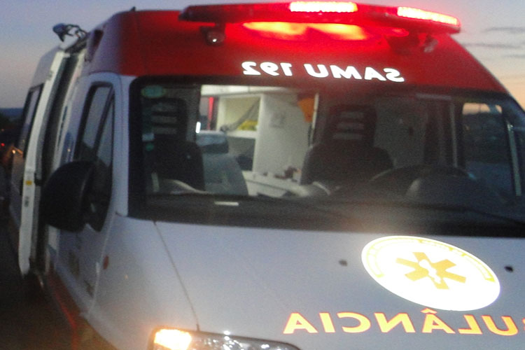 80 ambulancia samu 192 em brumado 12 10 achei sudoeste Jovem é esfaqueada após tentativa de estupro na cidade de Brumado; vítima passou por cirurgia e permanece na UTI