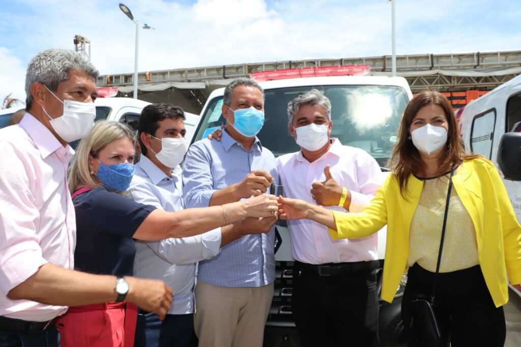 WhatsApp Image 2022 03 19 at 10.39.48 Prefeito de Urandi conquista ambulância para a saúde do município