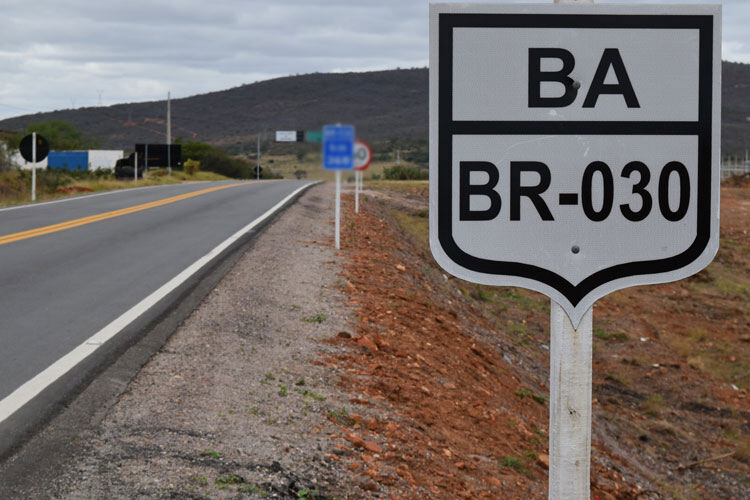 46 br 030 em brumado 12 10 achei sudoeste Brumado: Grupo fortemente armado rouba veículo na BR-030 e foge em direção à cidade de Caetité