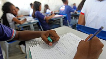 sala de aula carol garcia govba widemd Bahia alcança melhor desempenho da série histórica do IDEB, enquanto rede municipal de Salvador cai