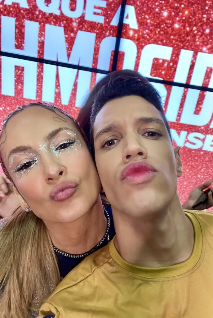 Claudia Leitte To No Direct Luciann Markus celebra 5 anos do programa Tô no Direct no Camarote Brahma Salvador