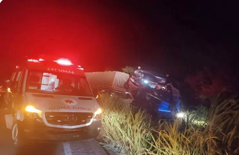 f0819361 680a 4aca 8049 a971112429d9 Riacho de Santana: Colisão entre carreta e caminhão na BR-430 deixa vítima fatal