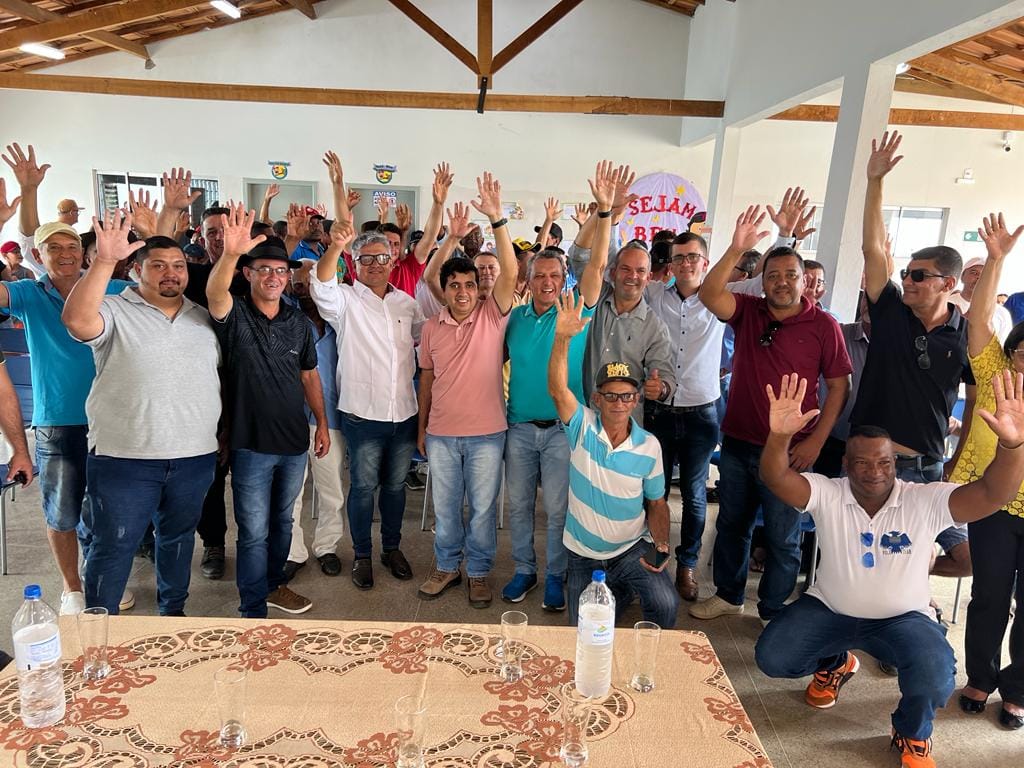 343016053 555832060011063 6425835107968089145 n Prefeito de Urandi se reúne com comunidades rurais e anuncia obras e serviços