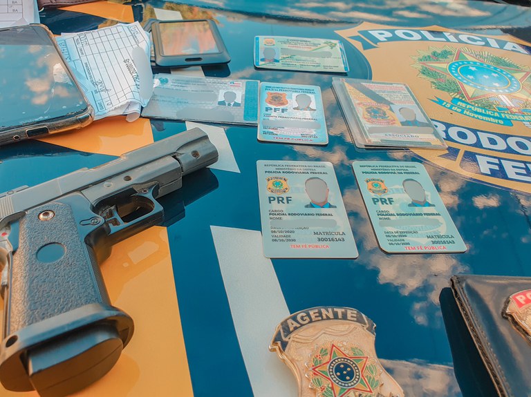 1fab88b5 1950 4d55 8946 916c832fd80f Falso policial rodoviário federal é preso no Oeste da Bahia com simulacro de pistola e documentos falsificados