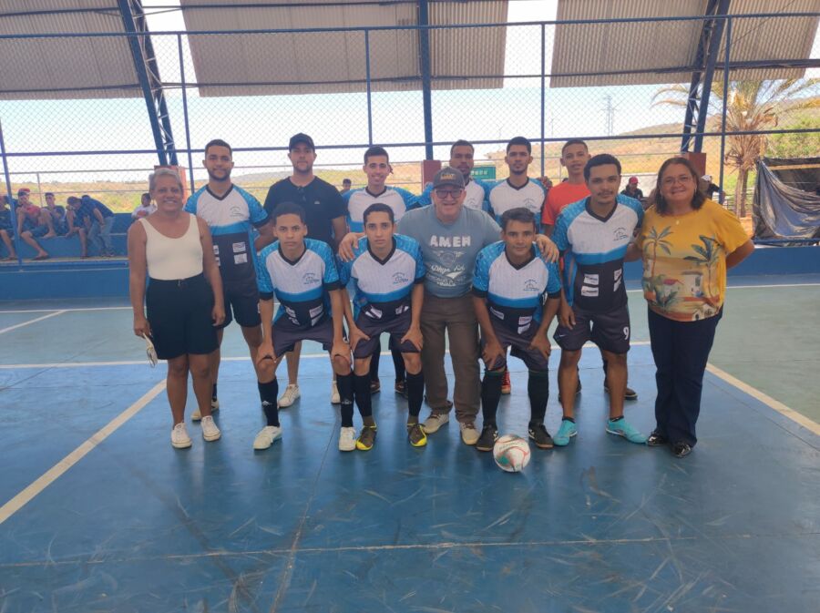 WhatsApp Image 2023 12 11 at 16.42.57 Prefeito de Pindaí prestigia campeonato de futsal em Guirapá