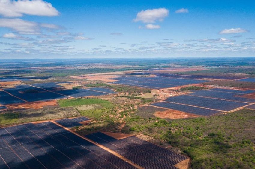 Energia solar Canal Solar Elera Renovaveis anuncia expansao do Complexo Solar de Janauba MG Elera Renováveis investirá R$1,2 bi para ampliar complexo de energia solar em MG