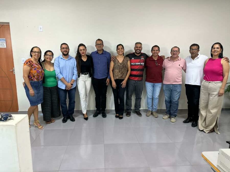 IMG 20240118 WA0164 Prefeito João Veiga se reúne com equipe da Secretaria de Educação pra discutir planejamento para 2024