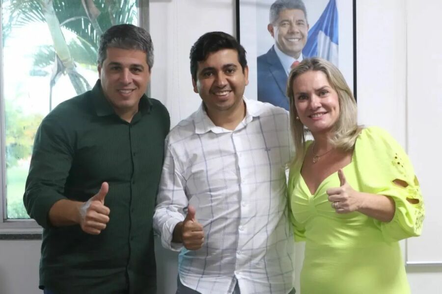 Snapinsta.app 425006181 1889071071511470 4195822293990302864 n 1080 Prefeito de Urandi cumpre produtiva agenda de trabalho em Salvador