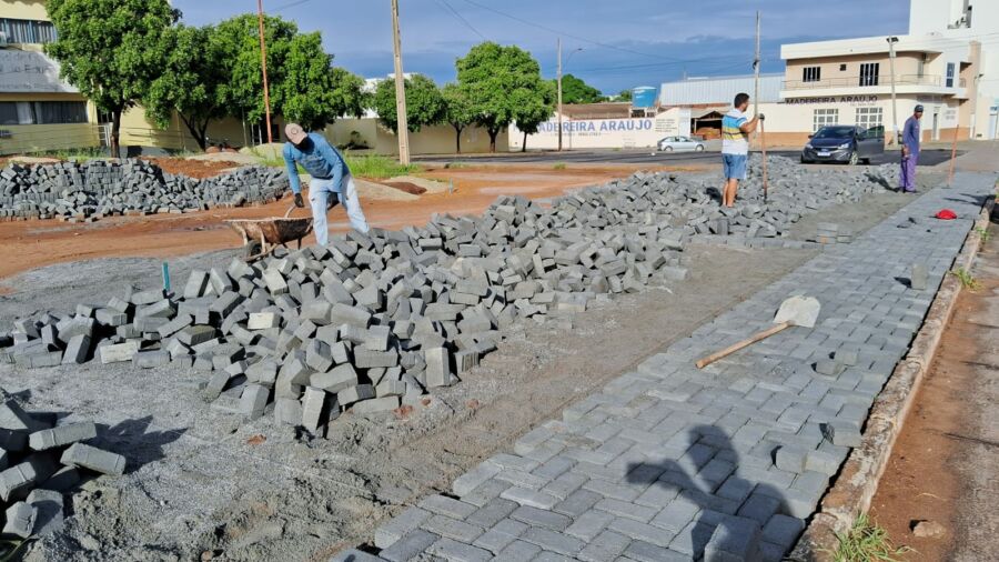 WhatsApp Image 2024 02 09 at 09.11.51 Prefeitura de Guanambi retoma obras para conclusão da Praça do Cetep; praça do Bairro Brasília também foi autorizada