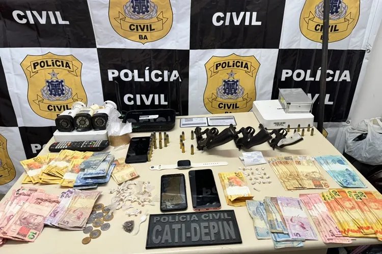 Unum Corpus: Polícia Civil prende 12 pessoas, apreende drogas e armas na região de Guanambi