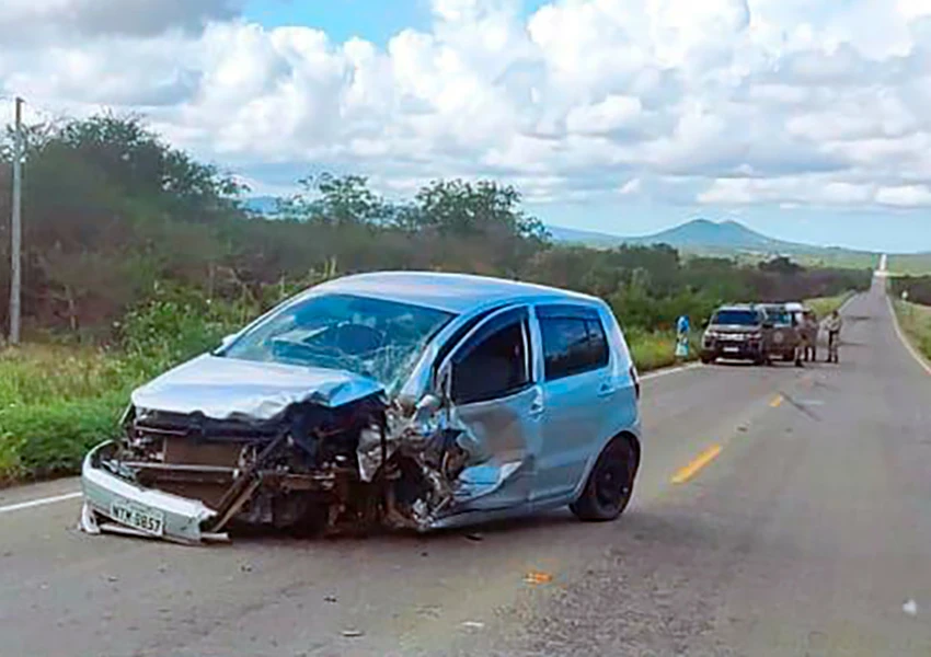 acidente ba148livramentobrumado Uma pessoa morre e outras ficam feridas em acidente na BA-148 entre Livramento de Nossa Senhora e Brumado