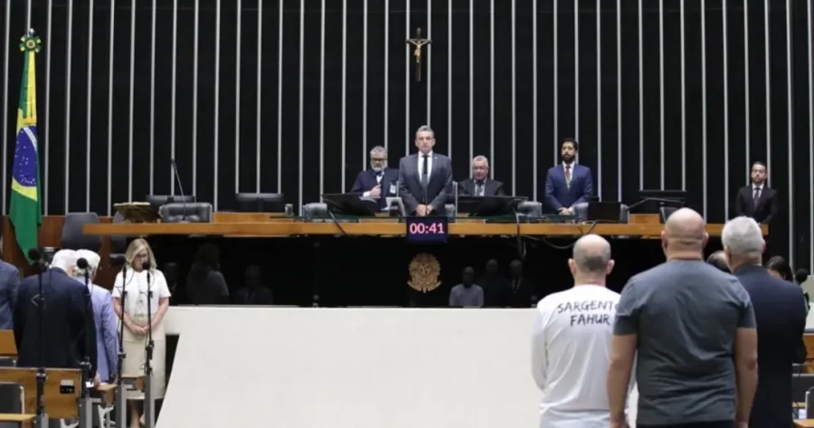 IMAGEM NOTICIA 9 6 Deputado Charles Fernandes promove minuto de silêncio em homenagem às vítimas das chuvas e enchentes no RS