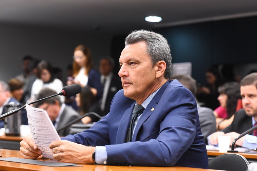 78e69d6d 39a7 40d1 a34b a119c5f92aa2 Deputado Charles Fernandes cobra respostas sobre segurança e impactos da extração de minérios em Audiência Pública na Câmara