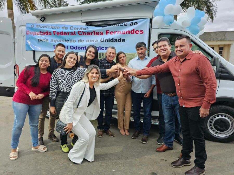 452325351 1036016588090694 9087453699706485727 n Deputado Charles Fernandes entrega trator agrícola e veículos para a saúde em Cordeiros