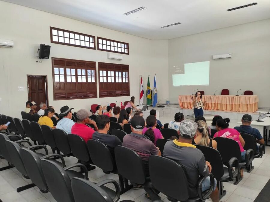 Snapinsta.app 446449413 7298472163596584 6973581745638966696 n 1080 Secretaria de Educação e Cultura de Candiba Realiza Reunião com Agentes Culturais para Discussão da Política Nacional das Artes e Plano Anual de Aplicação de Recursos