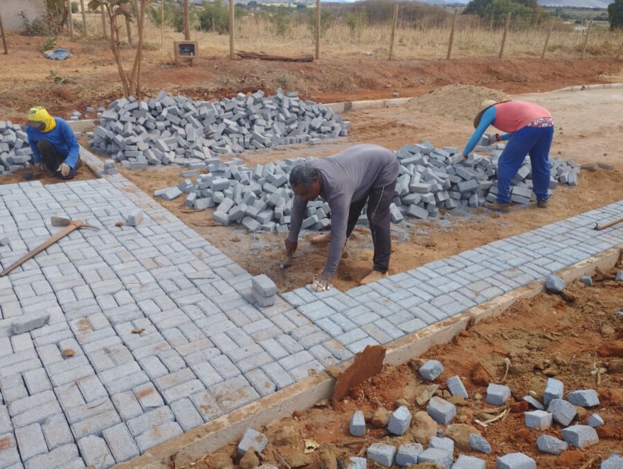 WhatsApp Image 2024 07 23 at 19.24.31 Obras de Pavimentação em Fase de Conclusão no Povoado do Tanque em Pindaí