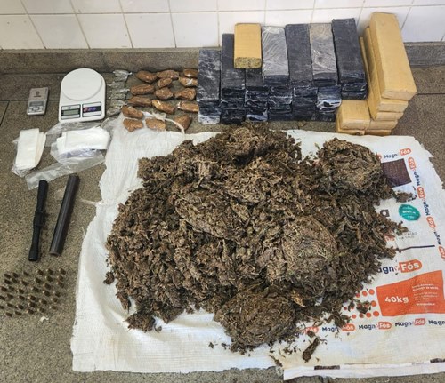 CAESG apreende 37 tabletes de maconha dentro de baldes de leite em Brumado