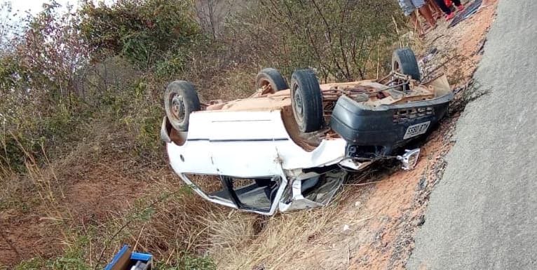 33d5e7e2 6901 47b9 8d66 61f66cf721a9 1 Jovem morre após capotar carro na BA-156 em Tanque Novo