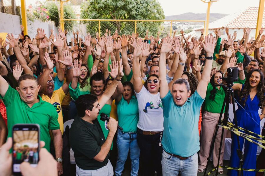 453973938 1045097940515892 7571083089659711380 n Urandi vive importante momento político com homologação das candidaturas de Warlei Oliveira e Sinha da Banana