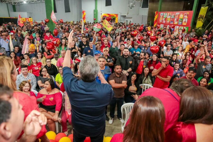 CAETITE Deputado Federal Charles Fernandes participa ativamente de Convenções Partidárias na região