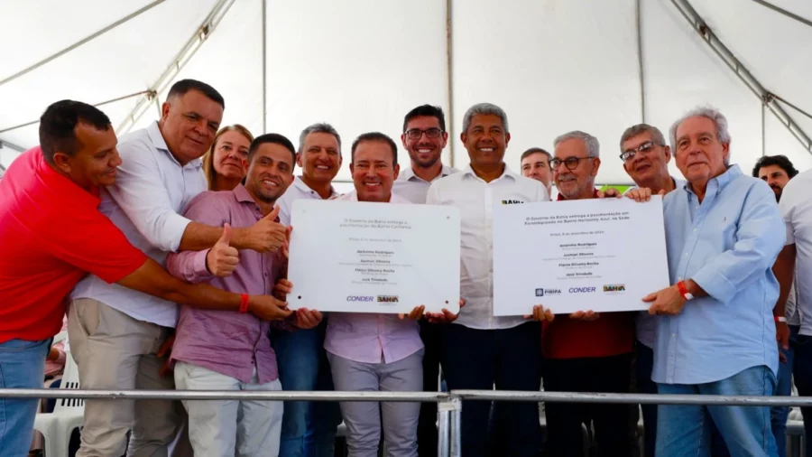 Foto Feijao AlmeidaGOVBA5 2 1536x863 1 Inauguração de pavimentação e nova delegacia marcam investimentos entregues em Piripá