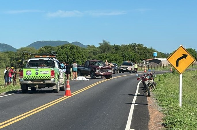 csddssfs Idoso morre após colisão entre caminhonete e charrete na BA-573 em Guanambi