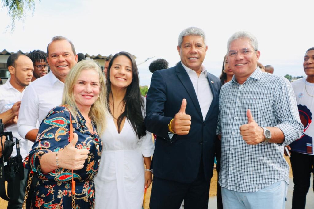 Palmas de Monte Alto Ivana Bastos conquista ampliação de escolas em Guanambi e Caetité e viabiliza novas escolas para Palmas de Monte Alto, Jussiape e Mulungu do Morro