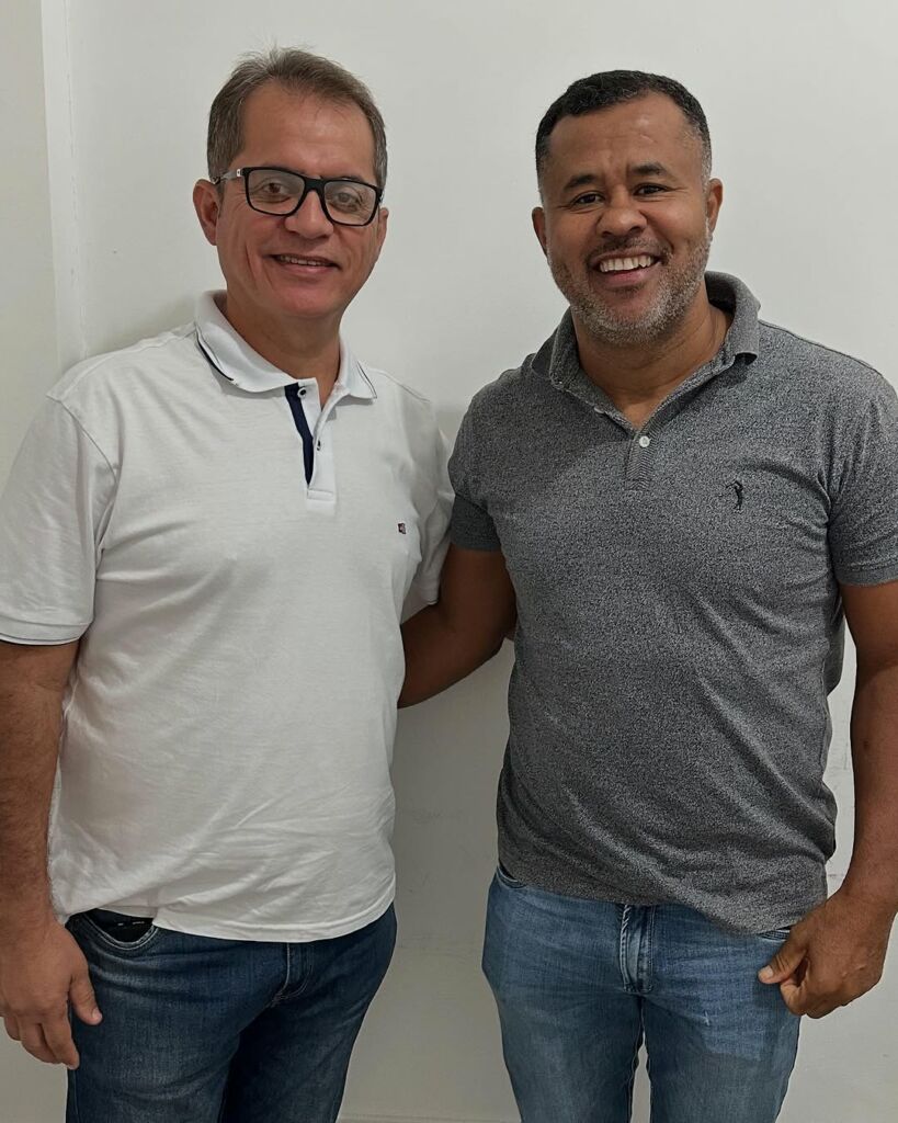 Snapinsta.app 472986518 18296847703237909 5335629177128075902 n 1080 Vereador Hélio Pereira reforça parceria com o presidente da Câmara de Guanambi, Fausto Azevedo