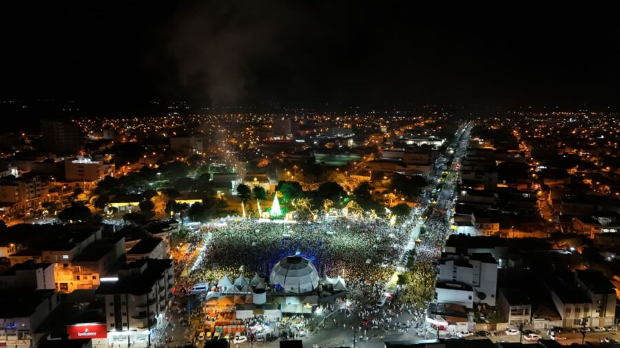 WhatsApp Image 2025 01 01 at 01.36.47 Mais de 60 mil pessoas lotam a Praça do Feijão, no primeiro dia do Festival da Virada de Guanambi