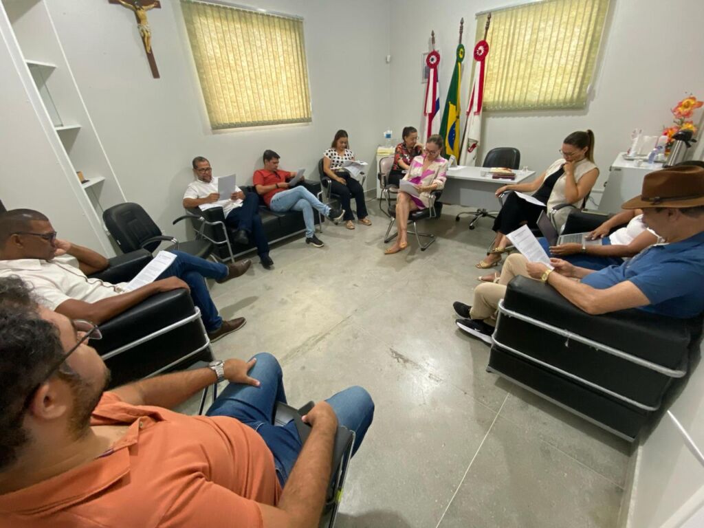 2025022711083517406653156ccfc0 Vereadores da Câmara de Guanambi se reúnem para discutir Projeto voltado ao público feminino para o mês de março