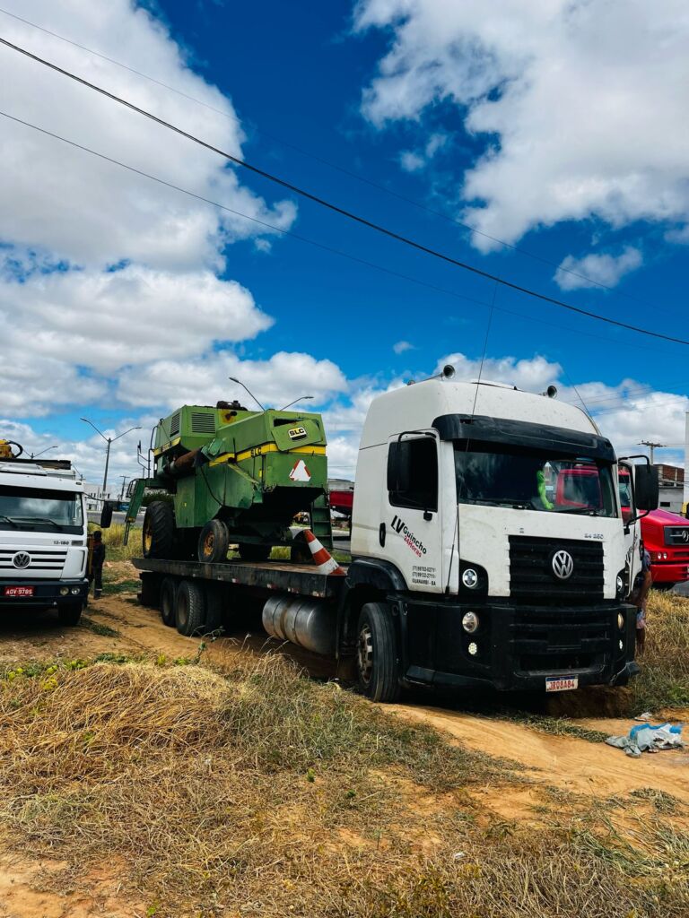 WhatsApp Image 2025 03 06 at 11.02.57 Prefeitura de Guanambi inicia operação para retirada de máquinas e veículos abandonados por por toda a cidade